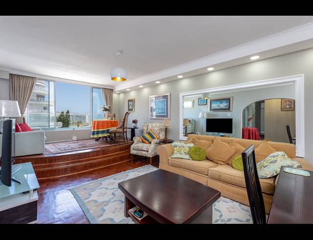 2 BEDROOM APARTMENT TO LET IN SEA POINT